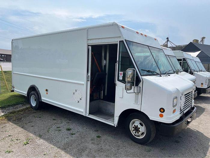 Used 2008 FORD E450 16 FOOT STEP VAN $17 K 5.4 LITRE V8 GAS POWER