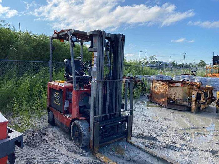 Used 2005 Raymond DSD50 Forklift 3 stage, side shift, 5000 lbs