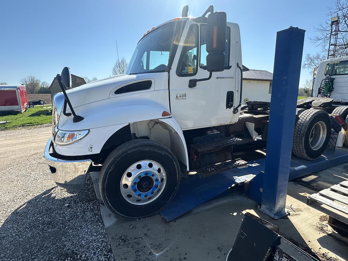 Used 2005 International 4400 series Single Axle Day cab Highway Tractor