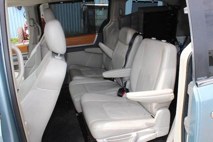 Used 2008 Chrysler Town & Country