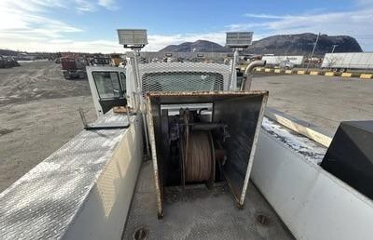 Used 2015 International 4300SBA 4x2 hi-rail service truck