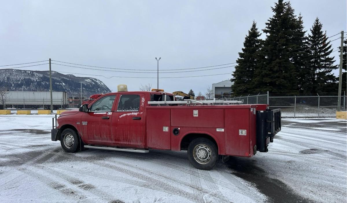 Used 2012 Ram 2500 4x2 crew cab utility truck