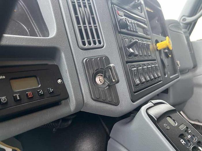 Used 2004 INTERNATIONAL 4400 CREW CAB service body, camper