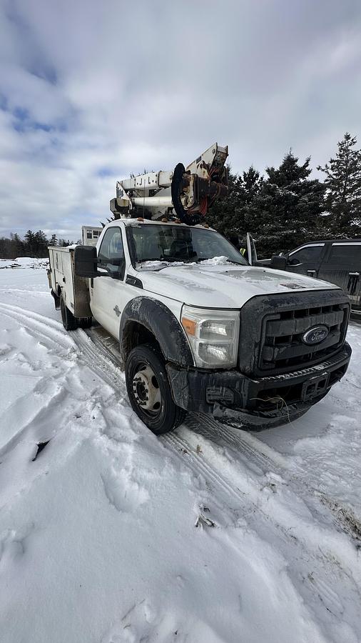 Used 2014 Ford F550 XL SD S/A bucket truck