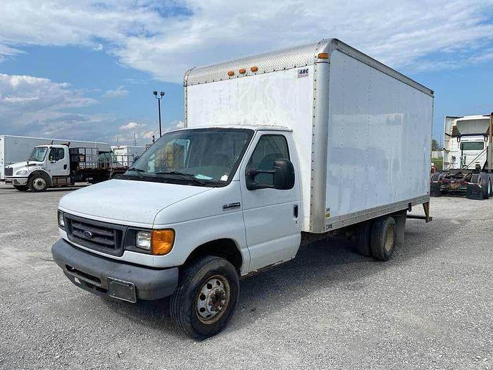 Used 2007 Ford Econoline E350 Super Duty v8 gas 16' box
