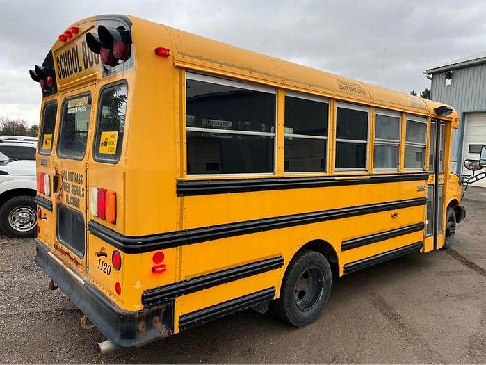 Used 2011 GMC 4500 SINGLE WHEEL MINI BUS v8 gas 218,000 kms