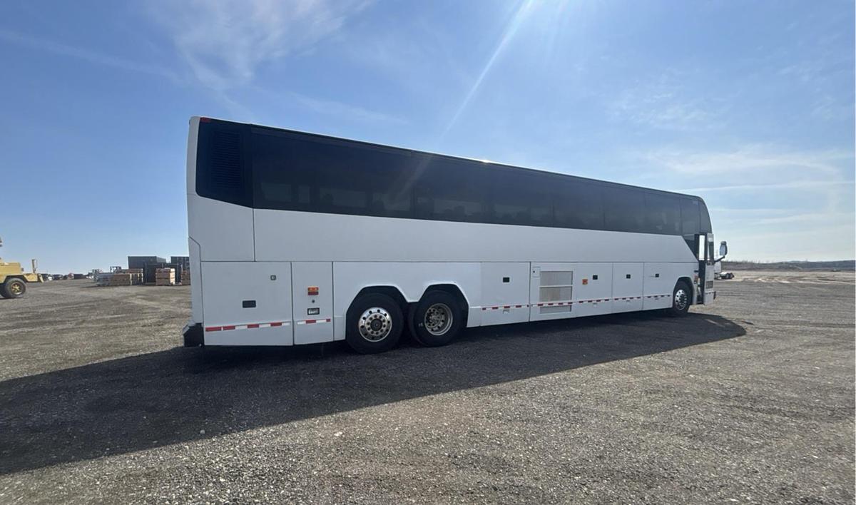 Used 2000 Prevost H35 6x2 55-Seat Coach
