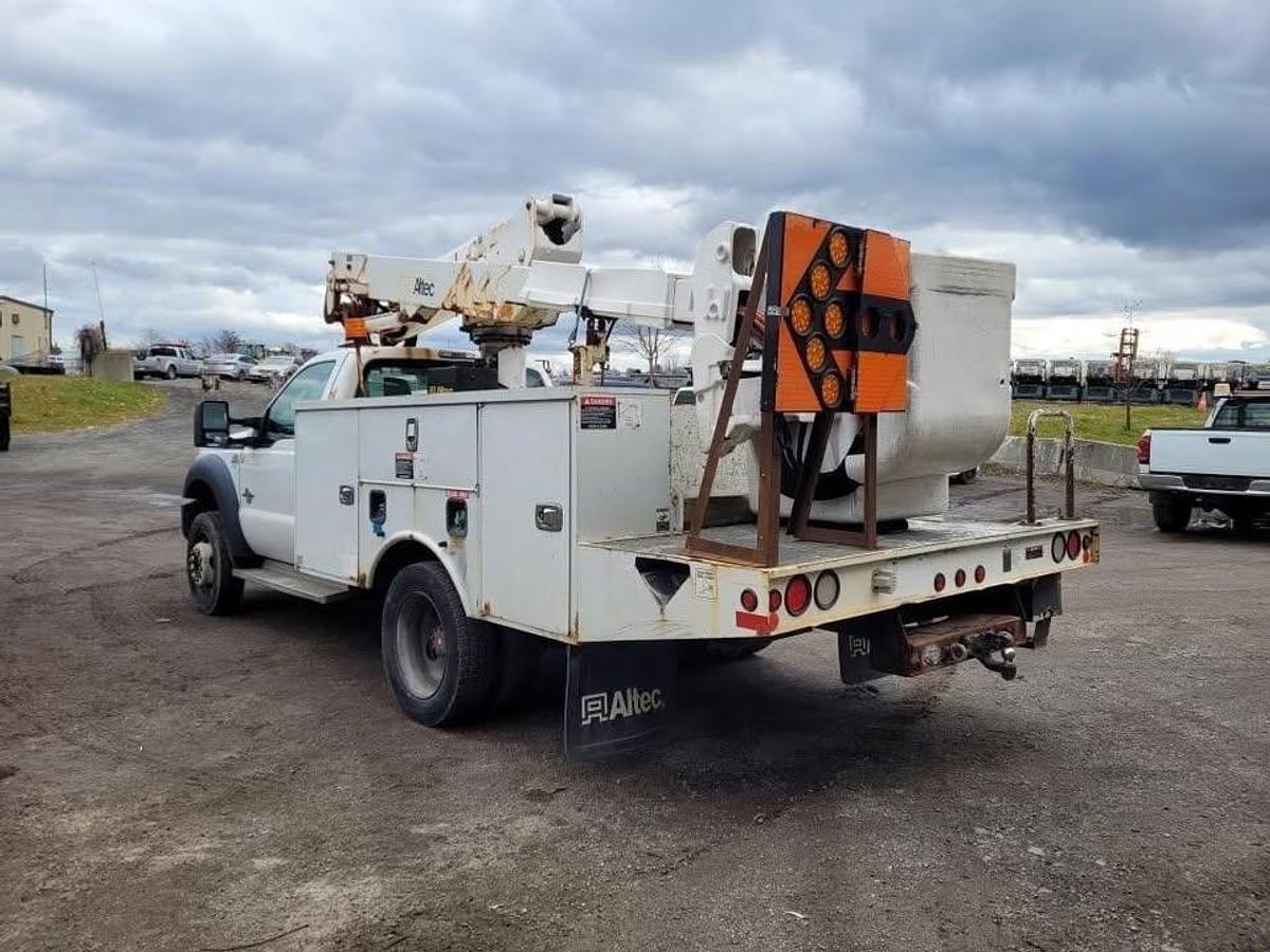 Used 2014 Ford F550 XL SD S/A bucket truck
