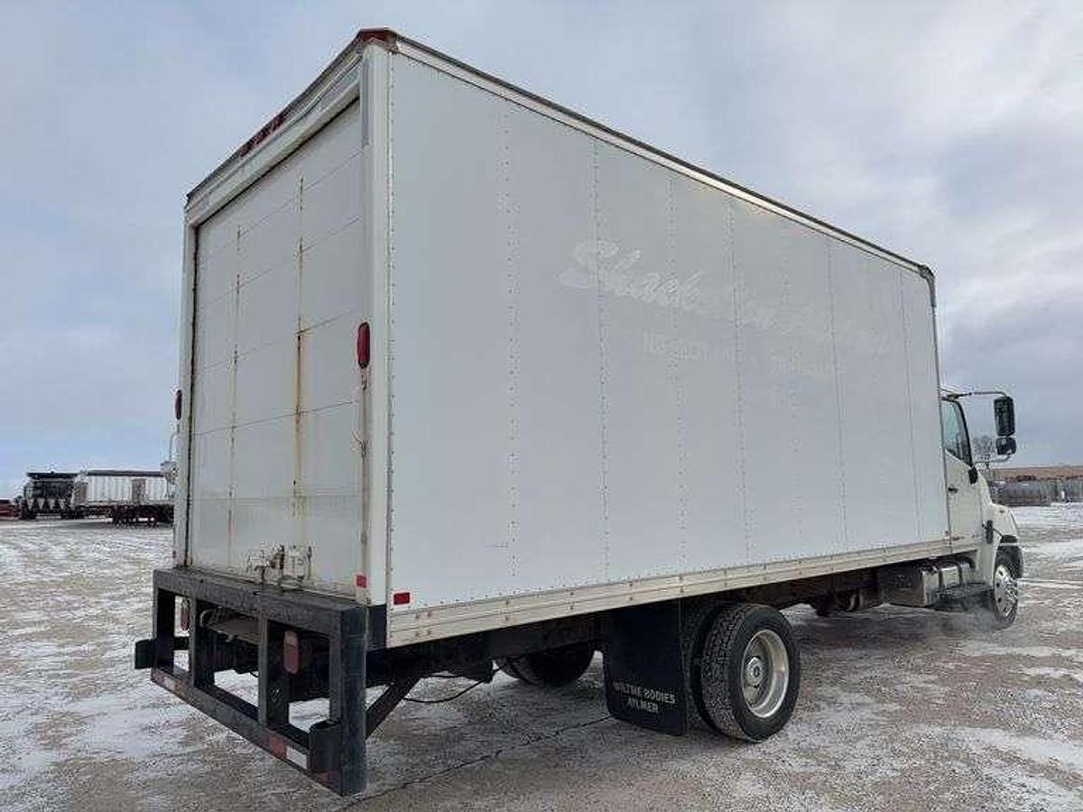 Used 2010 HINO 185 LIMITED 18' STRAIGHT TRUCK