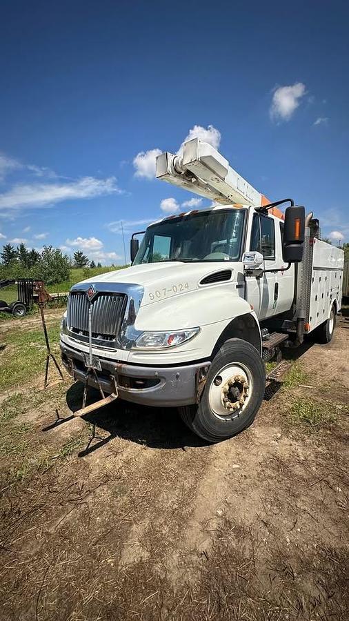 Used 2014 International 4400 SBA Durastar 4x2 Extended Cab Bucket Truck posi-plus 200-42a 42 ft