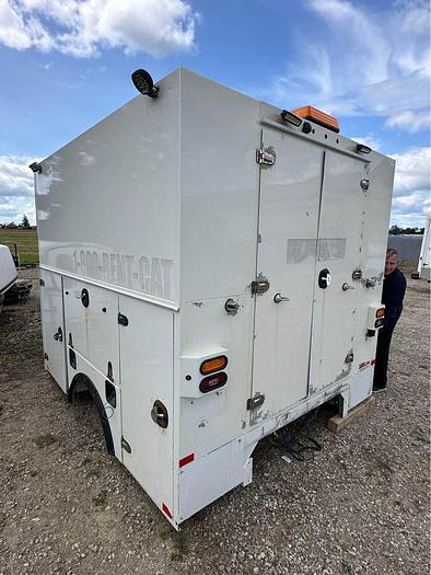 Used 2016 SERVICE BODY Walk in 111' long 96' wide