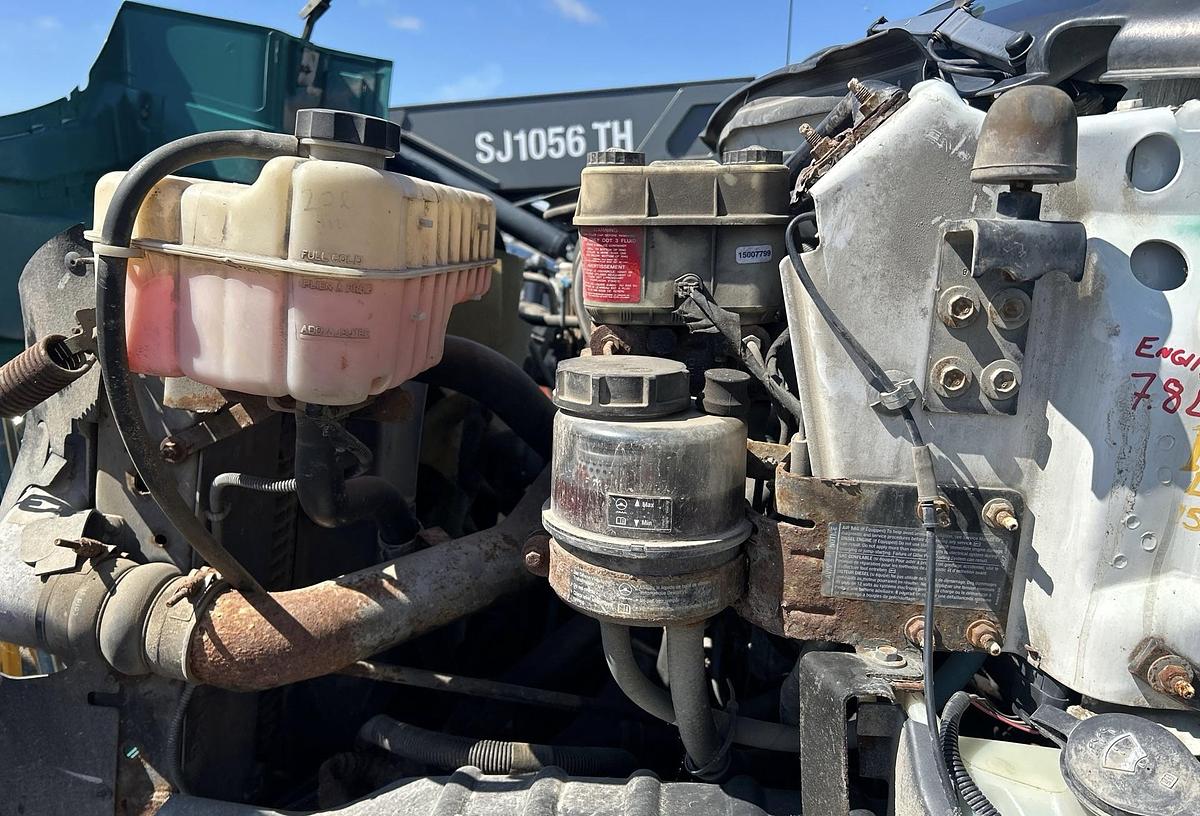Used 2009 GMC C75 4x2 truck s/a dump truck
