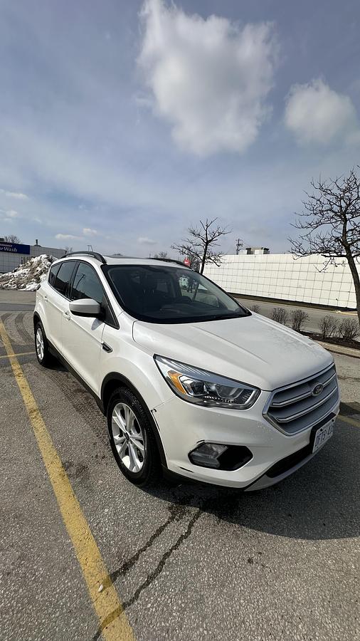 Used 2018 Ford Escape sel fully loaded