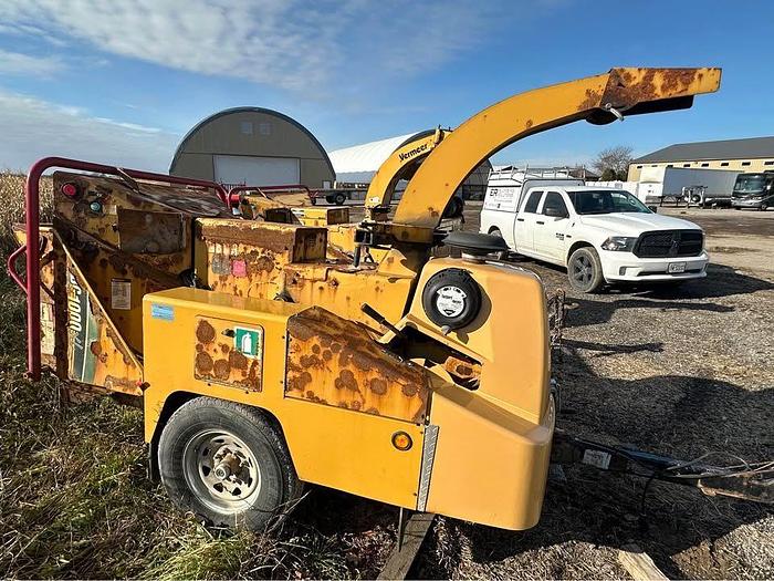 Used 2010 Vermeer BC1000XL Wood chipper 654 hours only $24,500 1