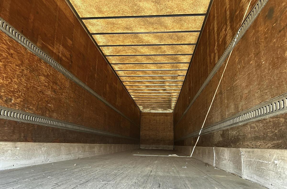 Used 2004 Trailmobile 53 ft x 102 in T/A Van Trailer