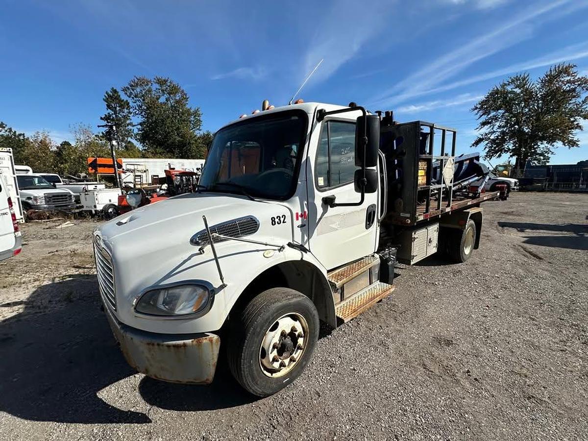 Used 2015 FREIGHTLINER M2 106 106 medium duty hook lift