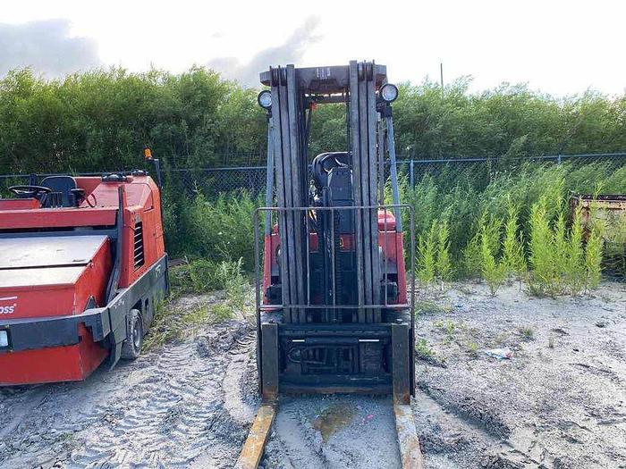 Used 2005 Raymond DSD50 Forklift 3 stage, side shift, 5000 lbs