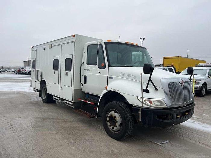 Used 2014 INTERNATIONAL 4300 LP PARTY BUS hydraulic brakes auto,