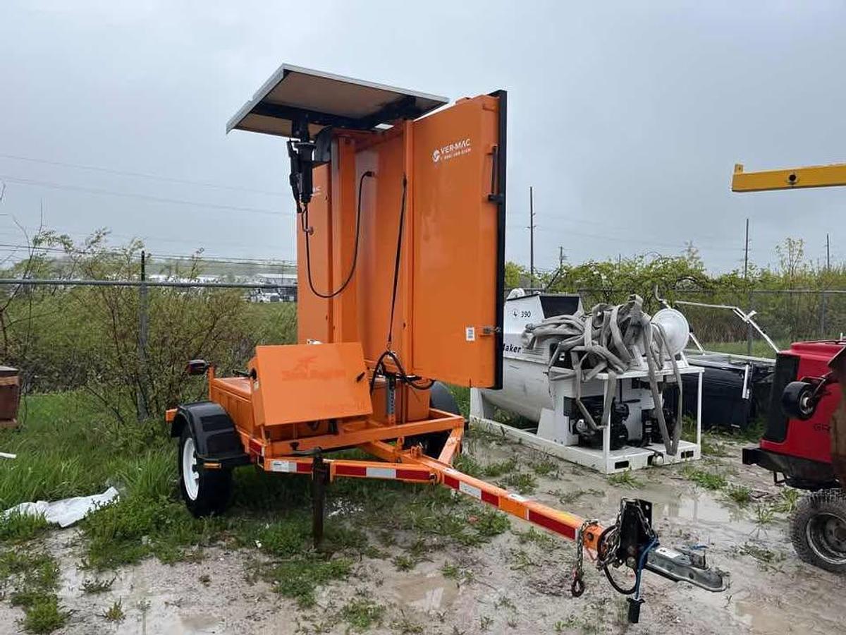 Used 2014 VERMAC ARROW board