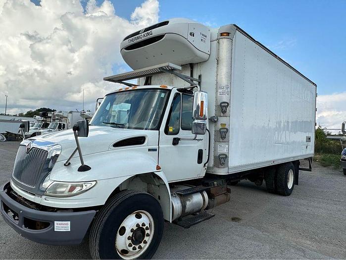 Used 2013 IHC 4400 Series 21’ Reefer thermoking auto, air brakes
