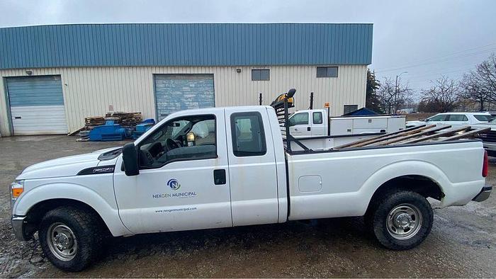 Used 2011 FORD F250 2WD 8 FOOT BOX 6.2 l v8 gas runs