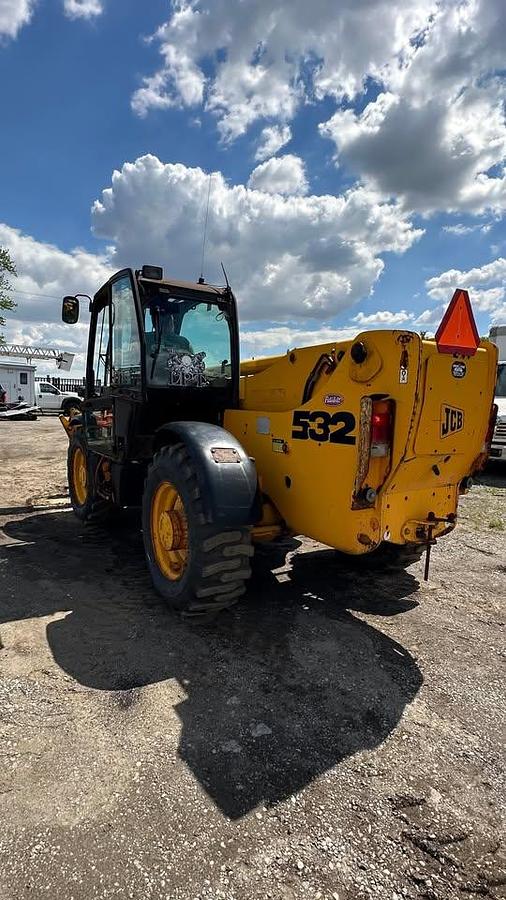 Used 2011 JCB 532 Loadall zoom boom