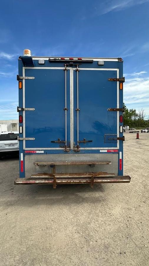 Used 2011 International 4300 SBA 4x2 service truck