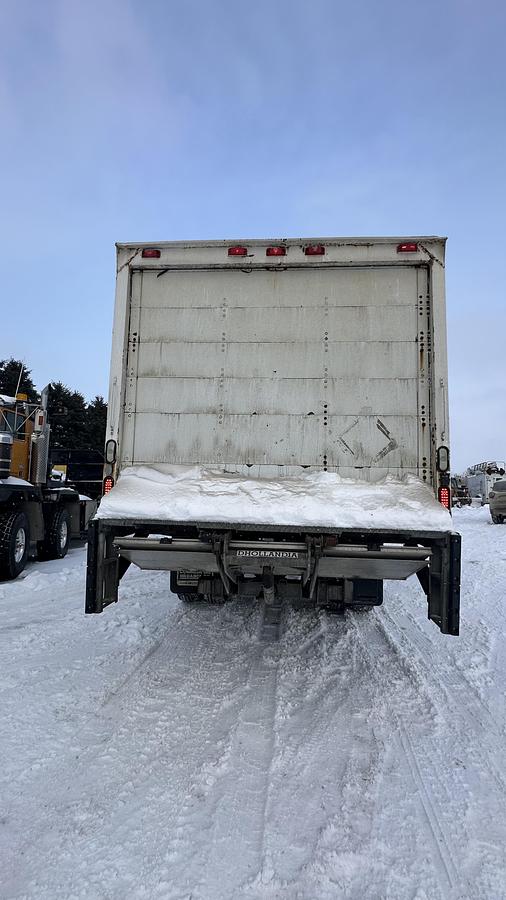 Used 2017 INTERNATIONAL 4300 box truck 20ft