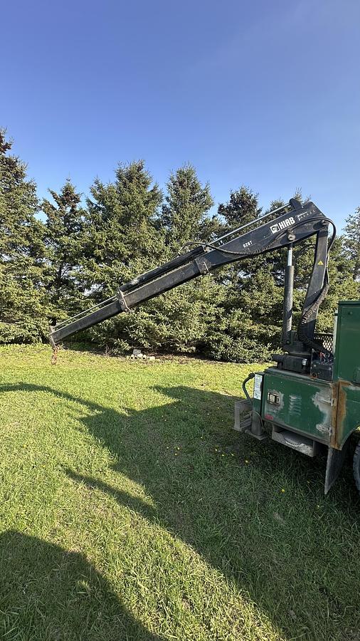 Used International DuraStar 4300 service truck w/crane