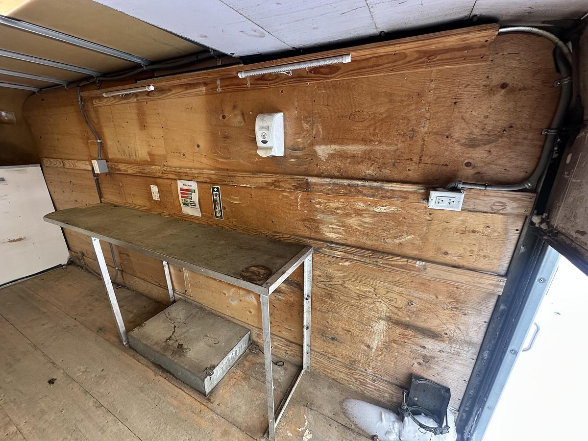 Used 2013 Ford e450 cube van