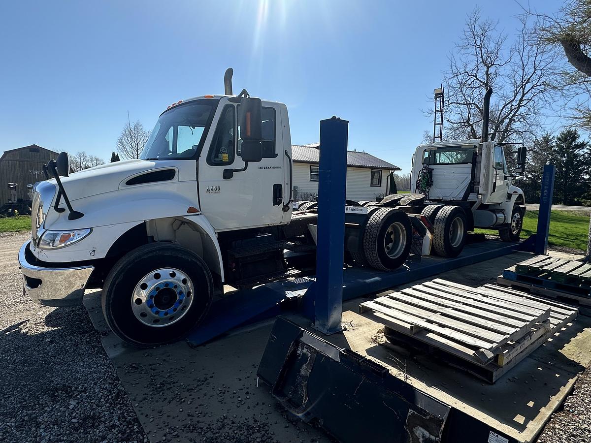 Used 2005 International 4400 series Single Axle Day cab Highway Tractor