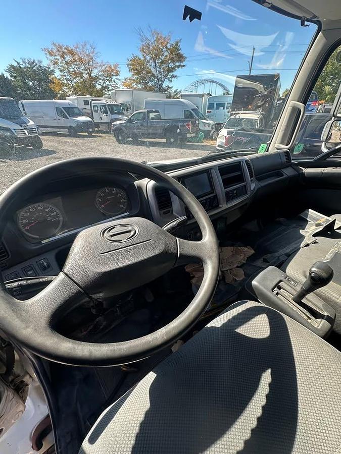 Used 2018 Hino 338 26ft box hydraulic tailgate