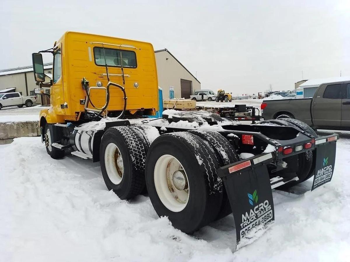 Used 2016 Volvo T/A Highway Tractor