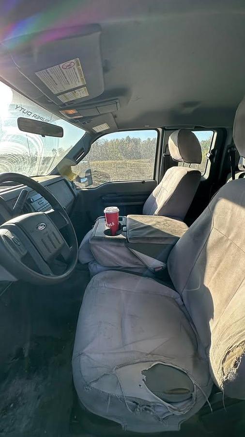 Used 2011 FORD F250 2WD 8 FOOT BOX 6.2 l v8 gas