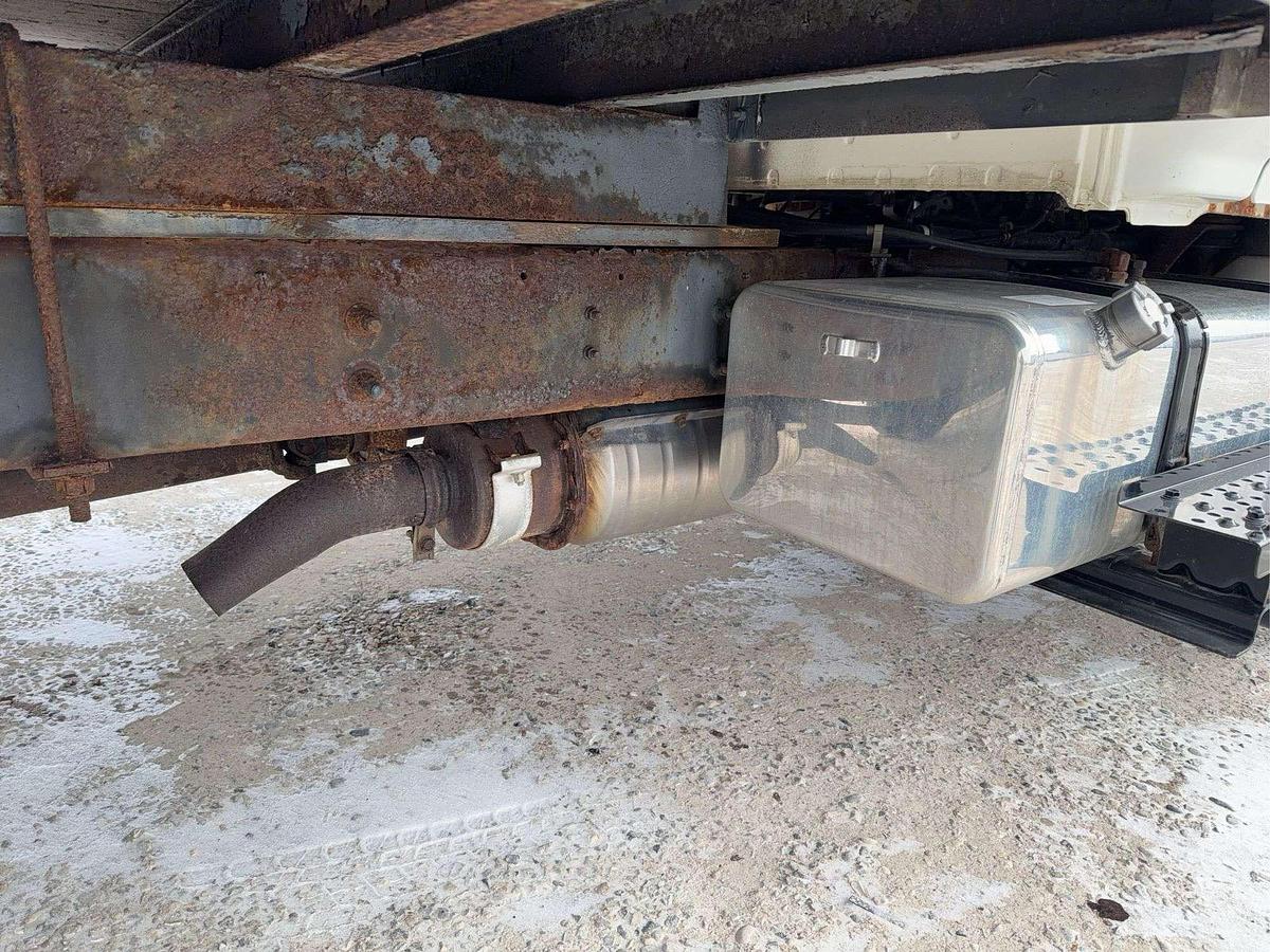 Used 2010 HINO 185 LIMITED 18' STRAIGHT TRUCK