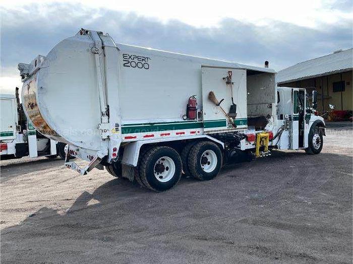 Used 2009 International 7400 - Garbage truck labrie garbage compactor