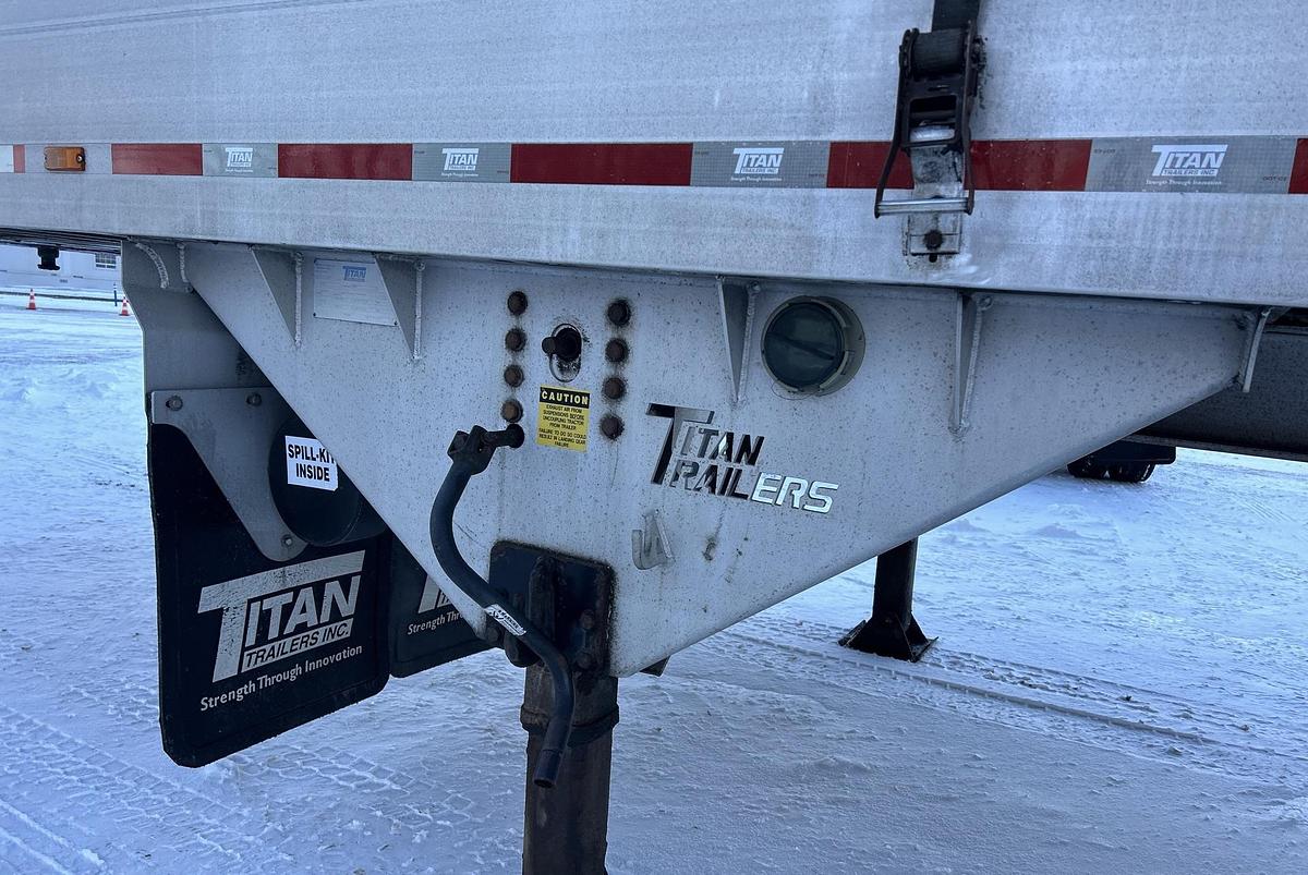 Used 2016 Titan 53 ft x 102 in Quad/A Moving Floor Open-Top Chip Trailer