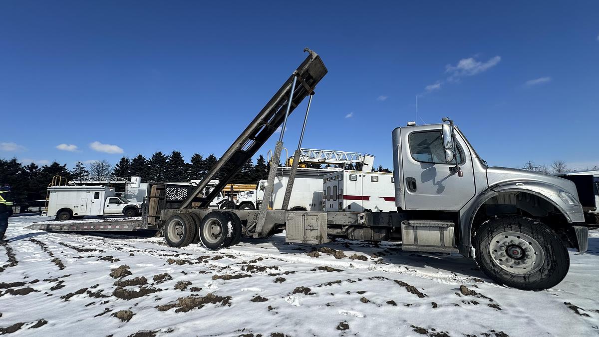 Used 2013 Freightliner M2 106 6x4 Roll-Off Truck