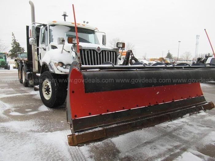 Used 2009 International 7400 Plow Truck w\Viking 4 way plow.