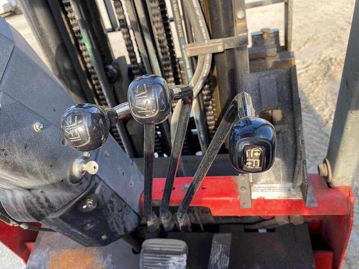 Used 2005 Raymond DSD50 Forklift 3 Stage Mast, Side shift