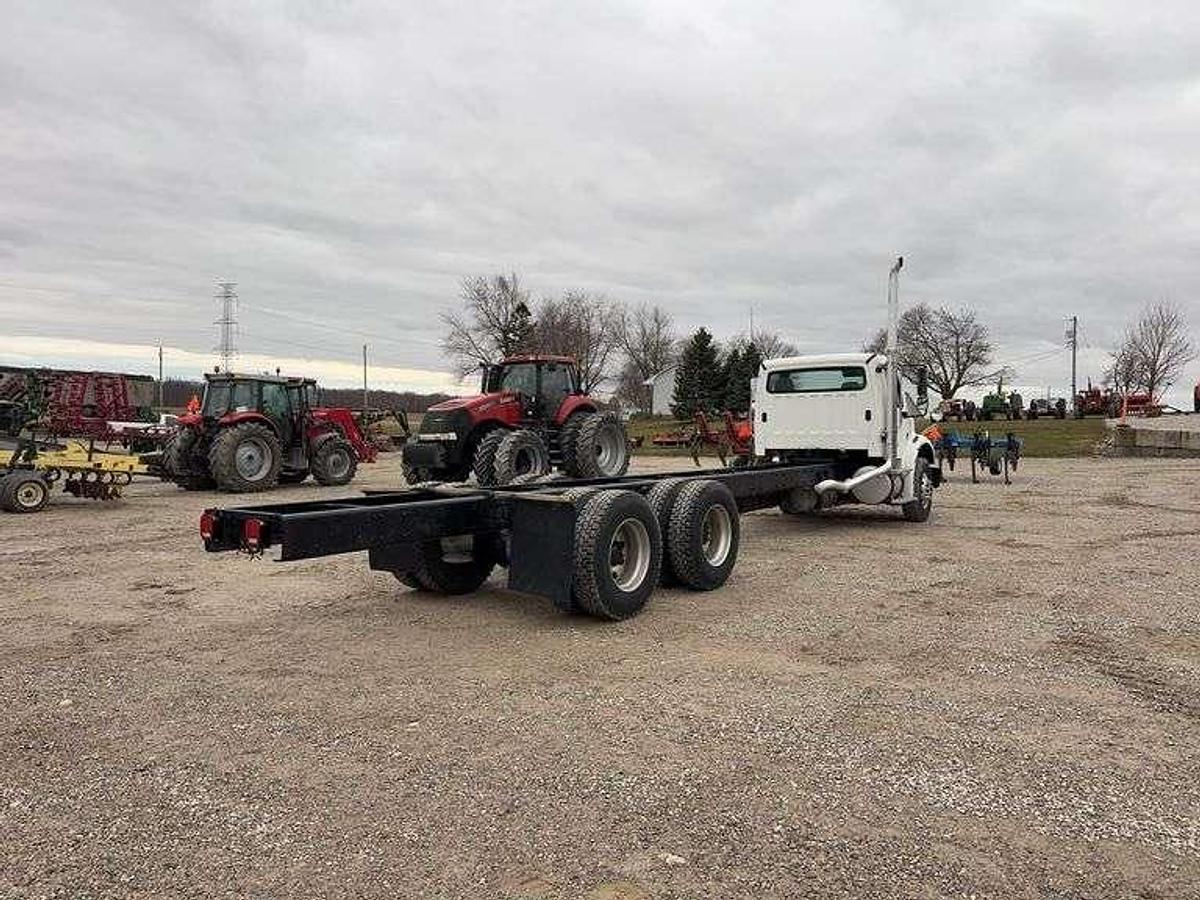 Used 2008 FREIGHTLINER M2 112 DAY CAB & CHASSIS