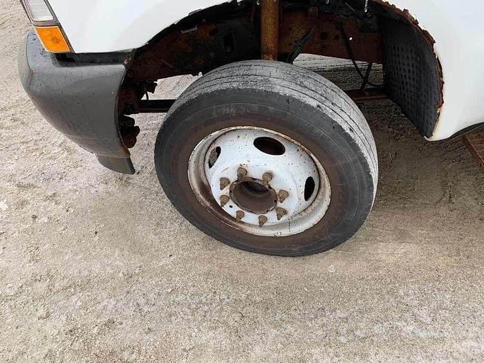 Used 2002 FORD F450 SUPER DUTY BARREL truck, or build to suit. $9,995