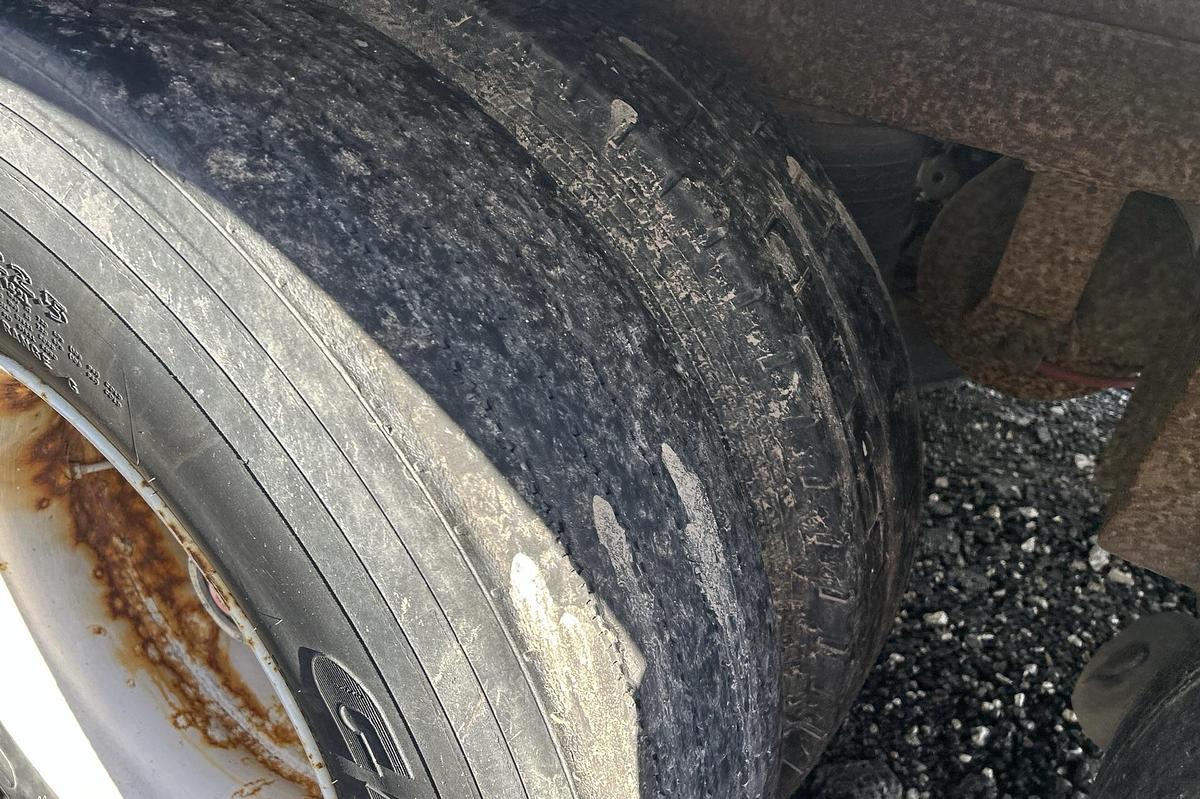 Used 2004 Trailmobile 53 ft x 102 in T/A Van Trailer