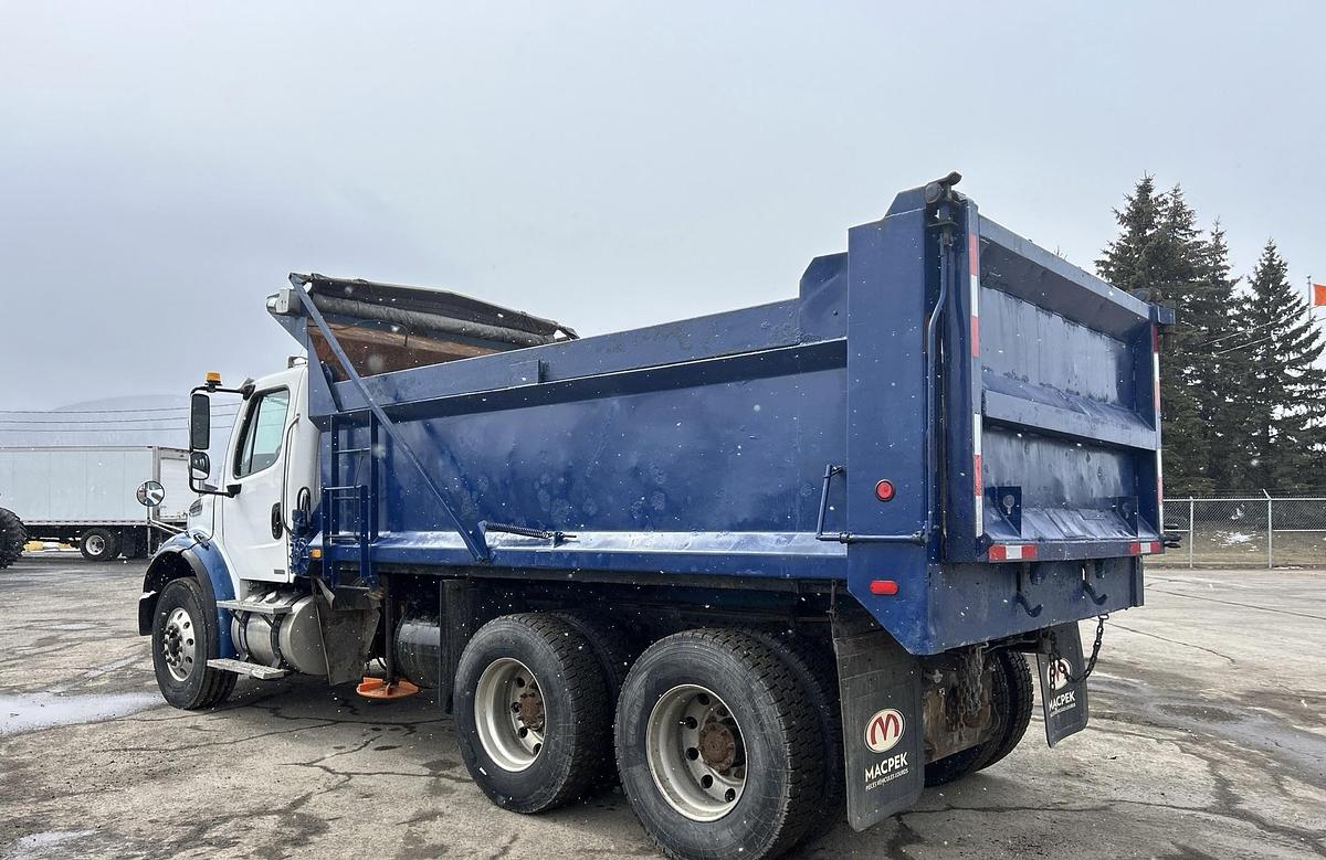 Used 2010 Freightliner M2 112 6x4 spreader truck