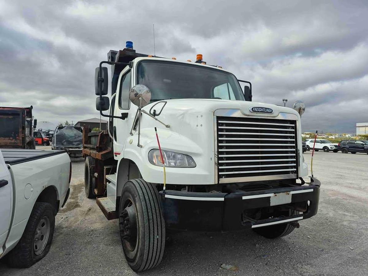 Used 2012 FREIGHTLINER M2 106 heavy duty