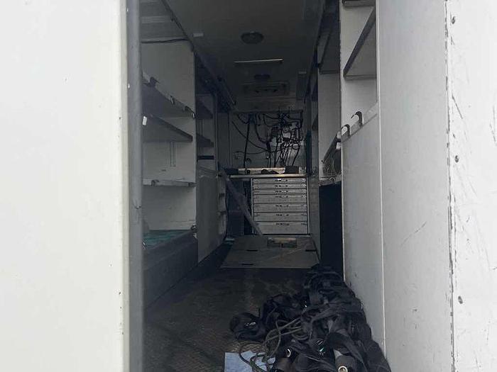 Used 2004 INTERNATIONAL 4400 CREW CAB service body, camper