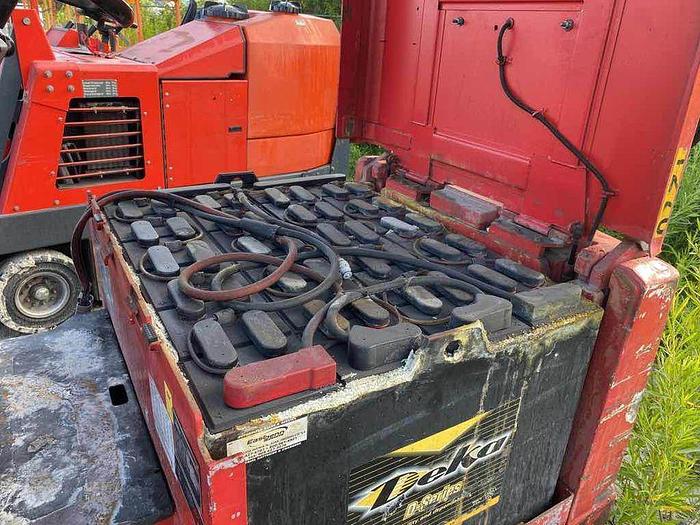 Used 2005 Raymond DSD50 Forklift 3 Stage Mast, Side shift