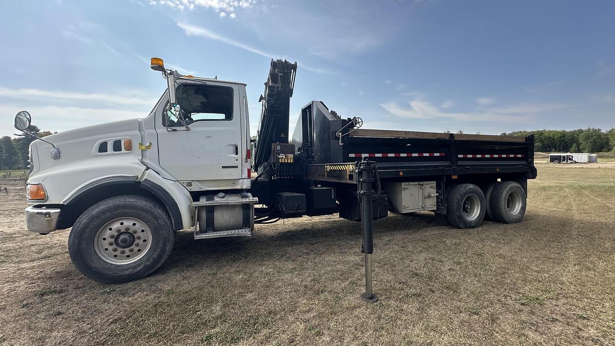 Used 2005 Sterling L9500 6x4 Boom Truck 2006 hiab 200-3 7000 kg knuckle boom