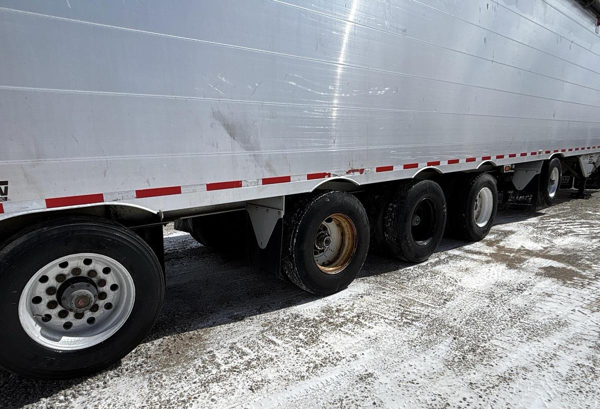 Used 2011 Titan 53 ft 5/Axle Moving Floor Trailer