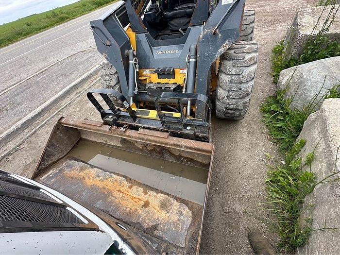 Used 2015 John Deere 326E Skid Steer high flow, 2 speed transmission